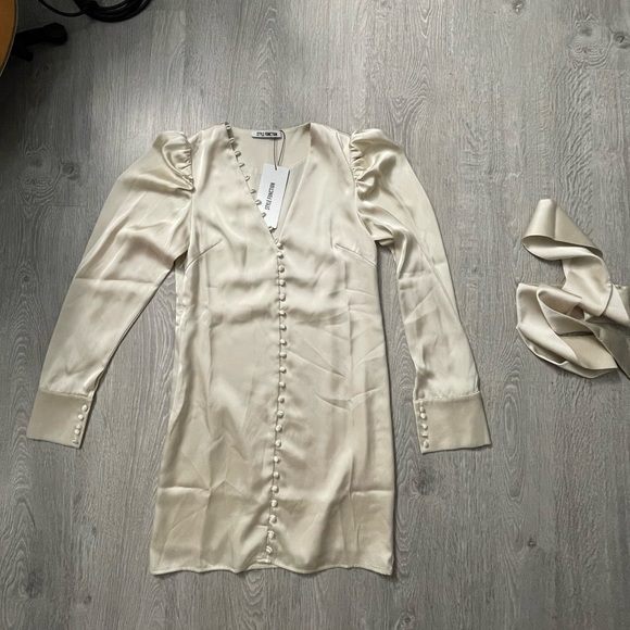 STYLE FUNCTION Apricot Dress - Picture 3 of 11